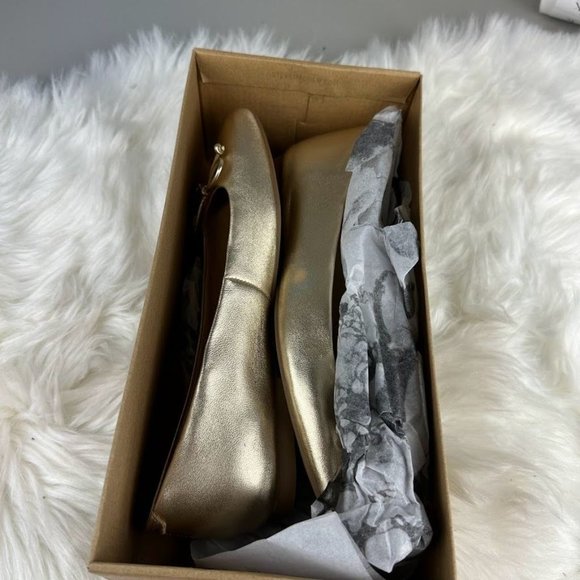 Steve Madden Eydie Flat in Gold - Picture 3 of 8